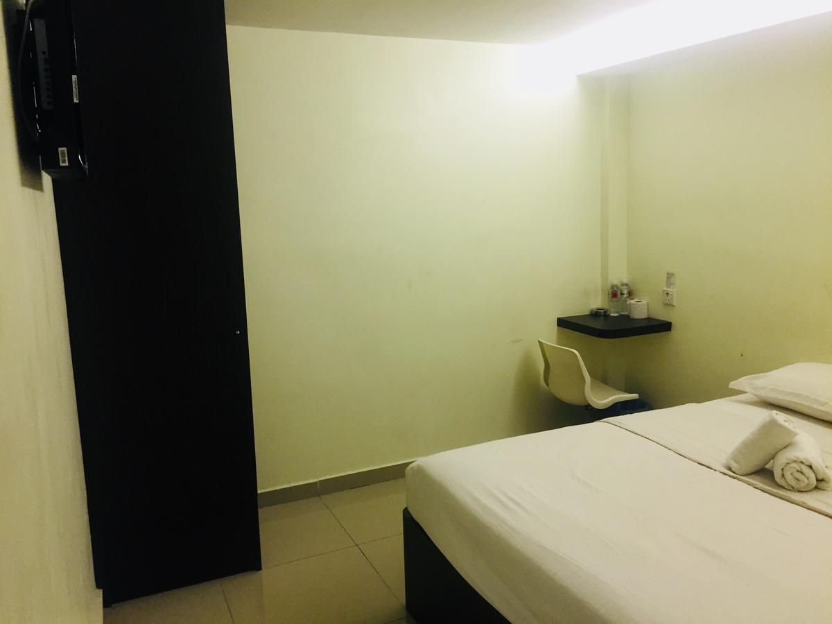 Desa House Hotel Kepong Exterior foto