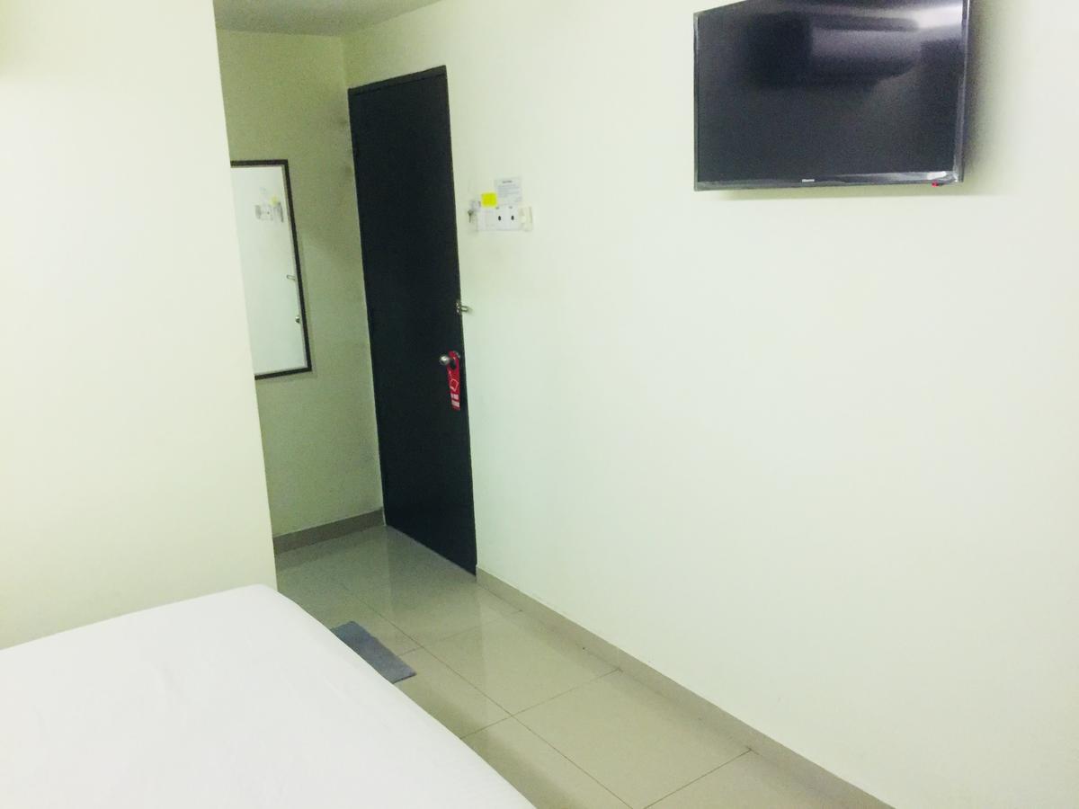 Desa House Hotel Kepong Exterior foto